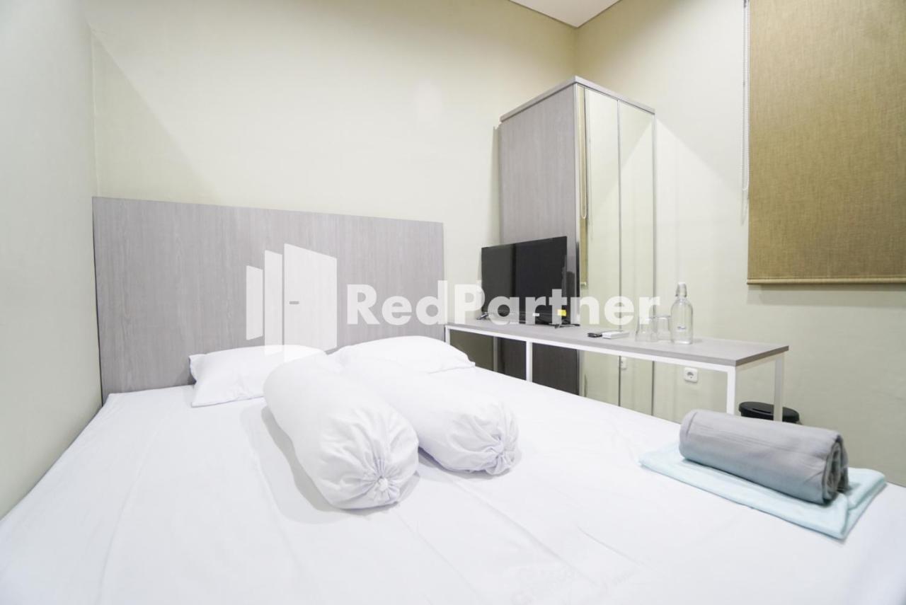 Tomang Gelong Guest House Syariah Mitra Reddoorz Jakarta Kültér fotó